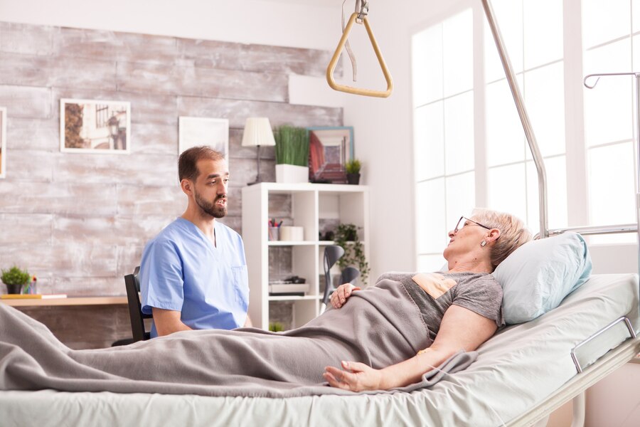 Mengapa Perawat Homecare Penting untuk Pasien Koma