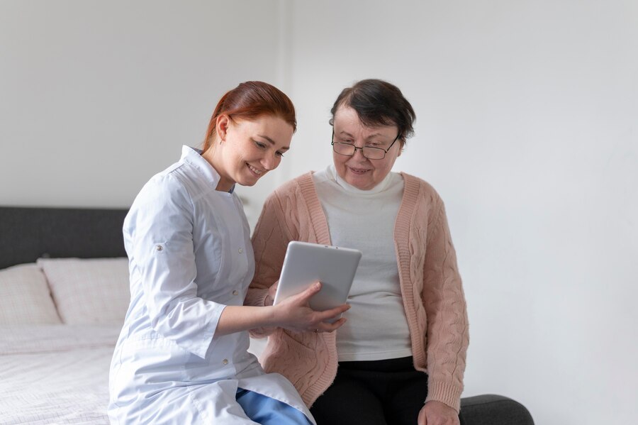 Tips Tambahan untuk Mendapatkan Caregiver Terbaik